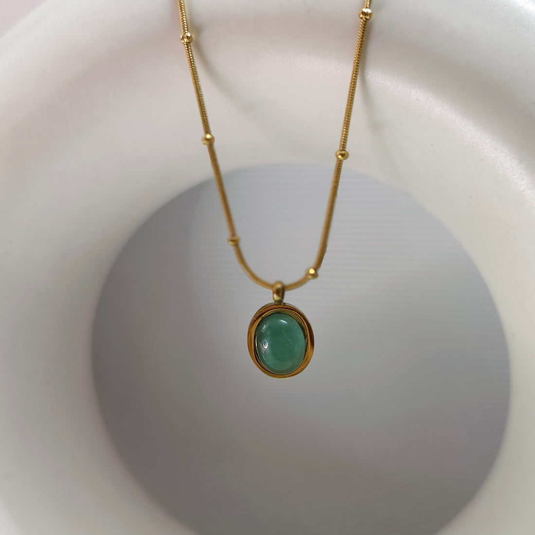 Ophal green necklace