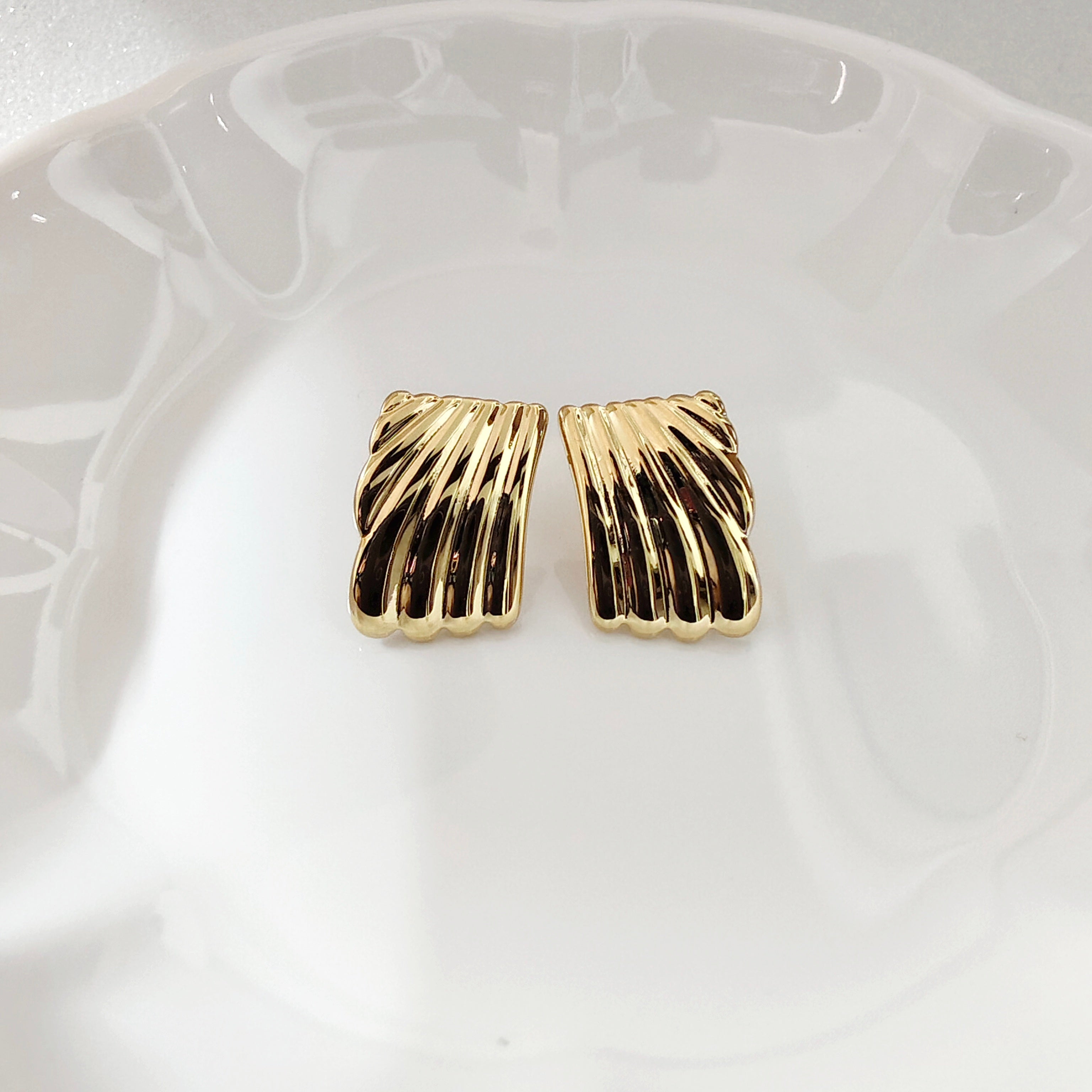 Squared waves earring