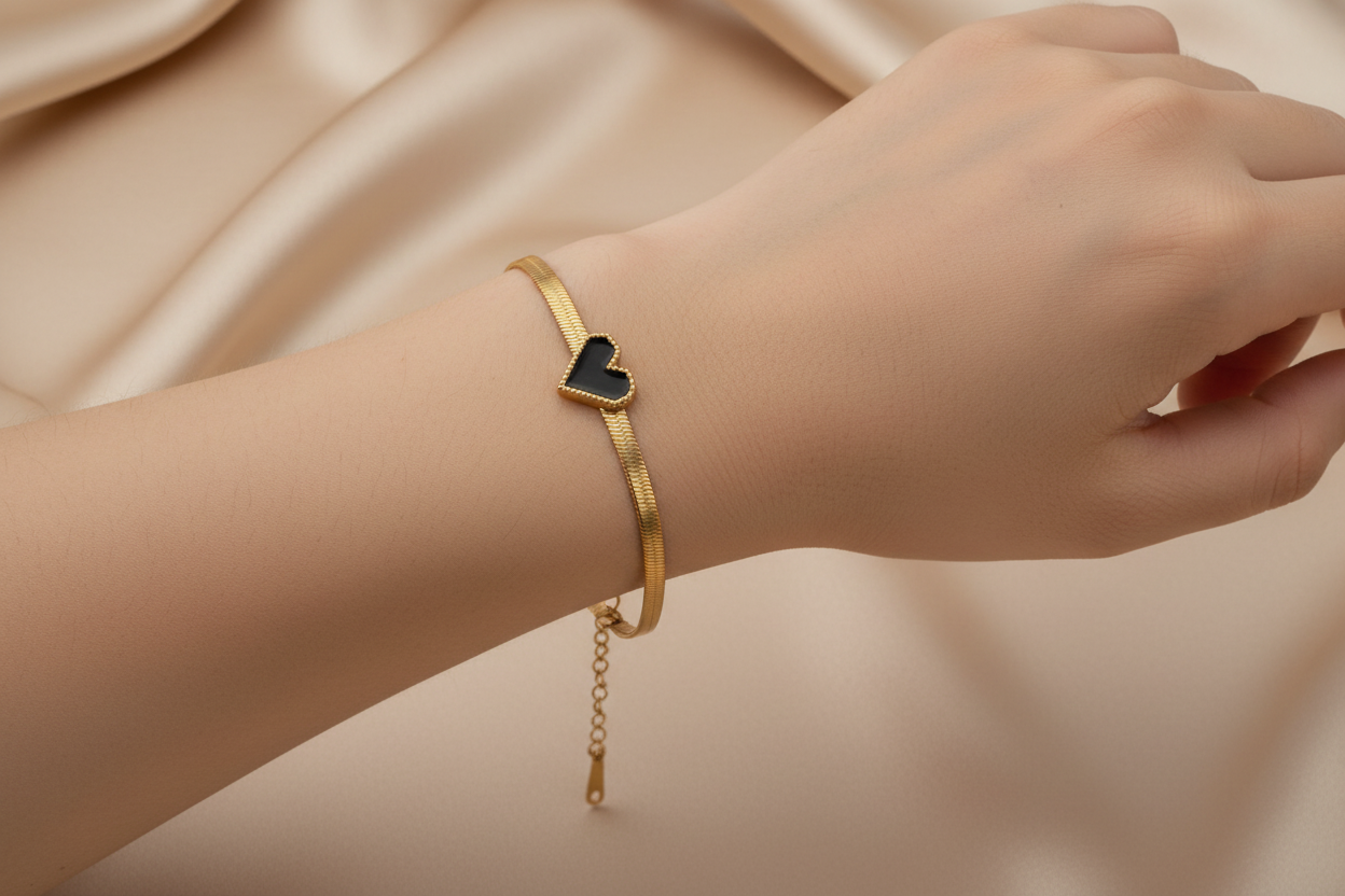 Black heart bracelet