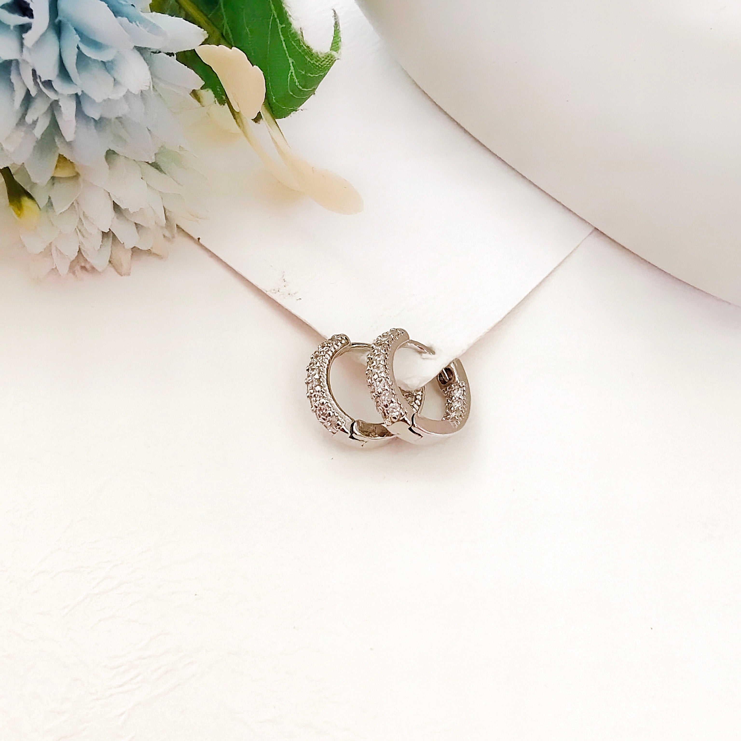 Rhodium plated bali earring