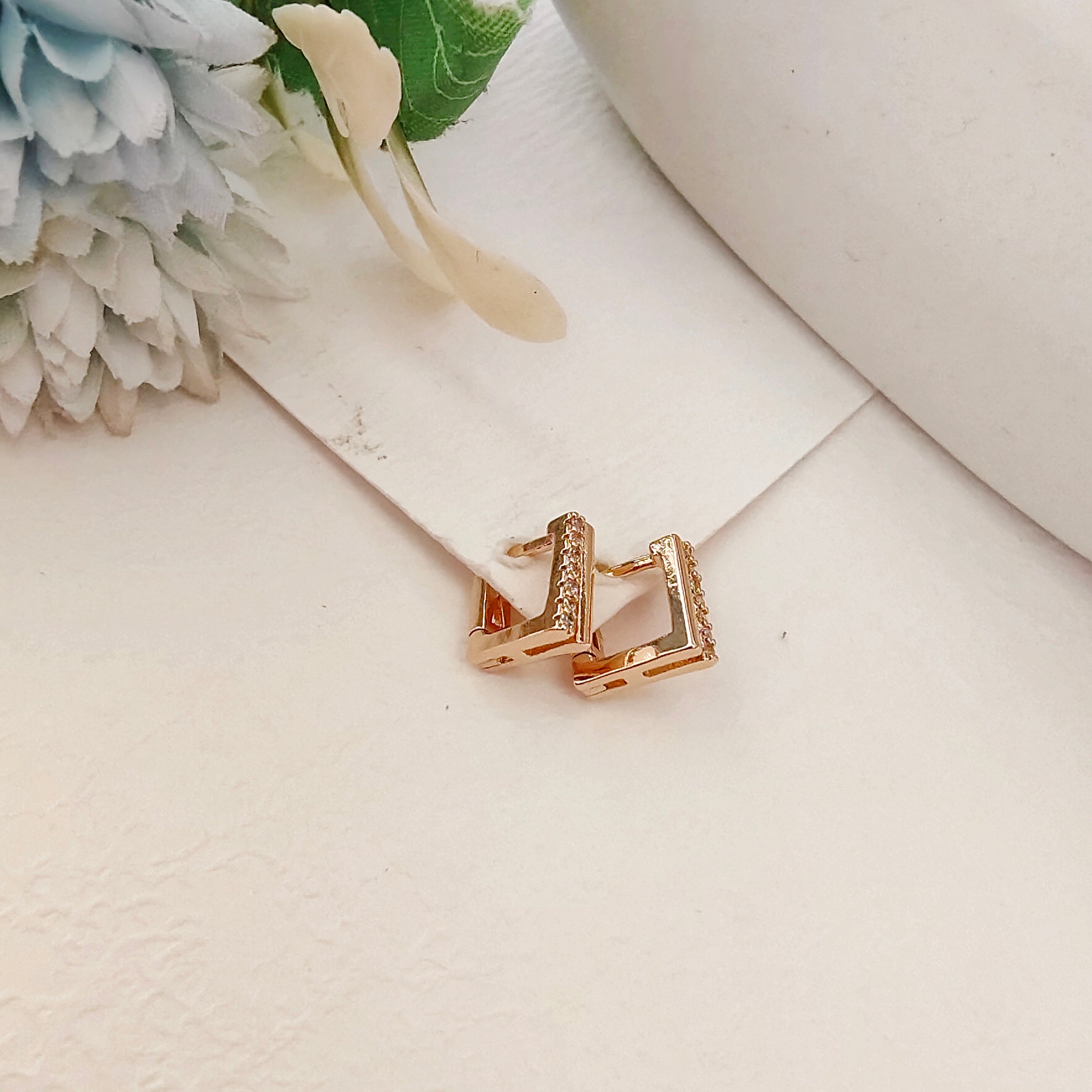 Floral daimond bali earring