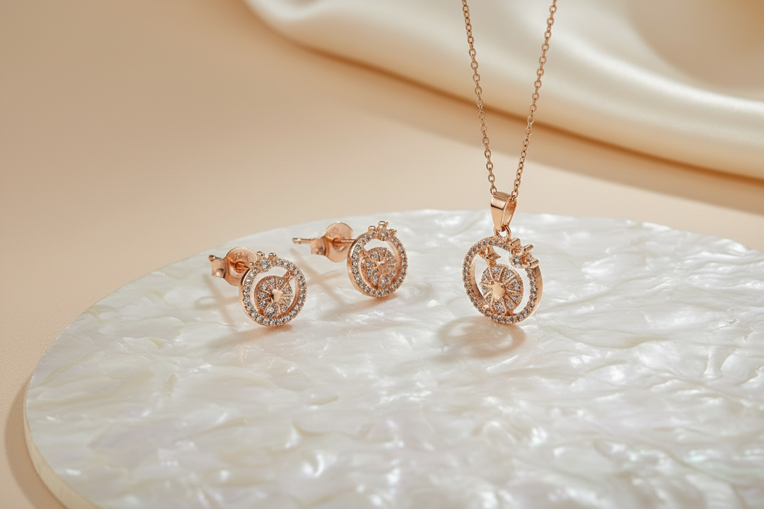 Crown mother of pearl pendant set