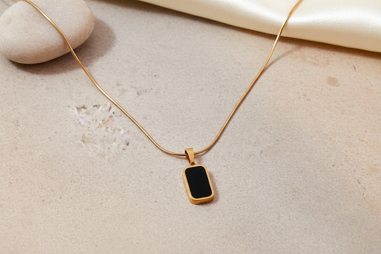 Double sided black and white shell necklace