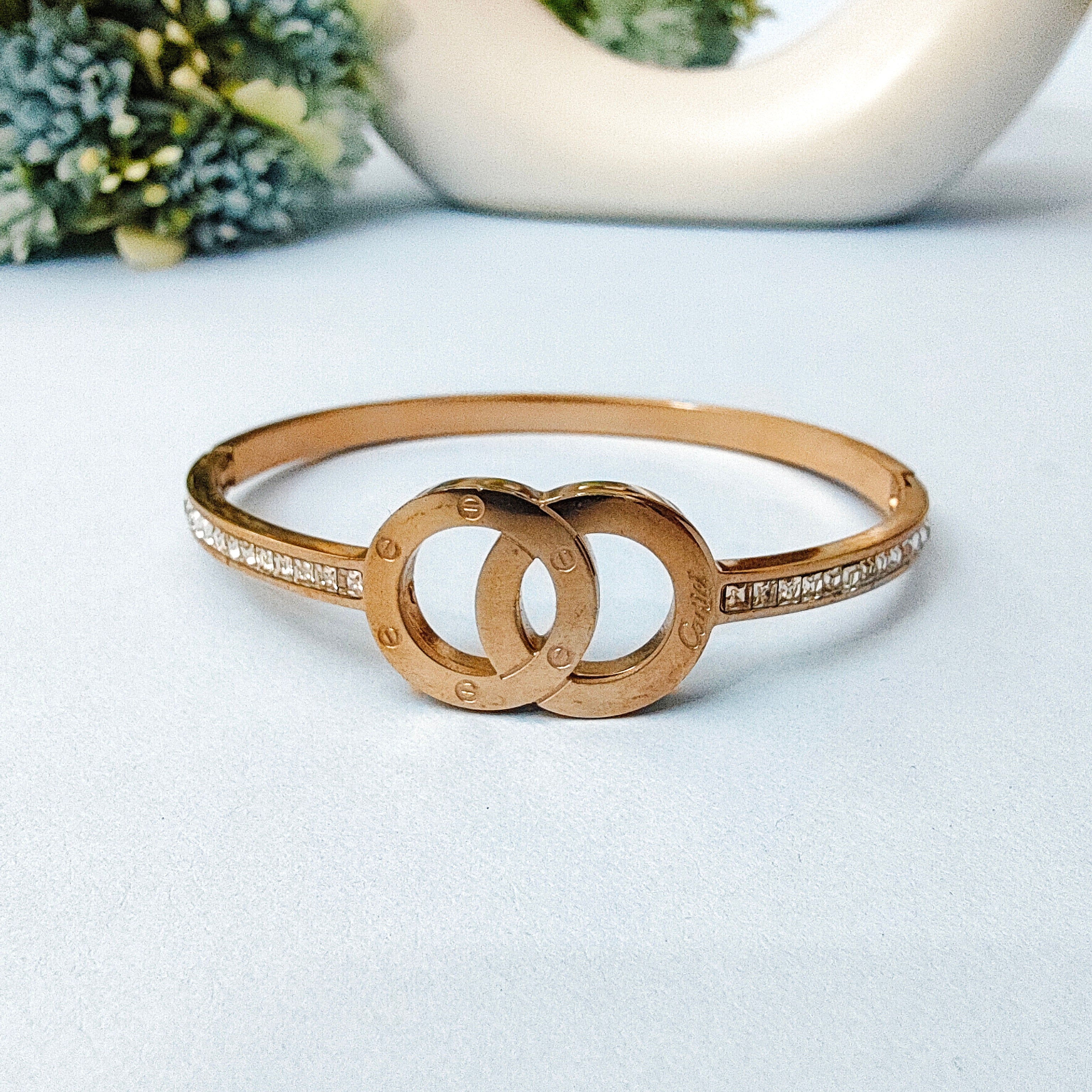 Classic rose gold bracelet