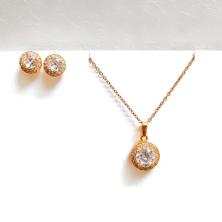 Vintage round brilliant pendant set