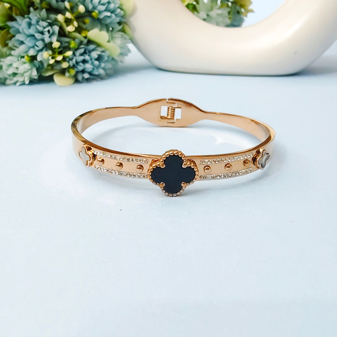 TIKTOK FLOWER BRACELET