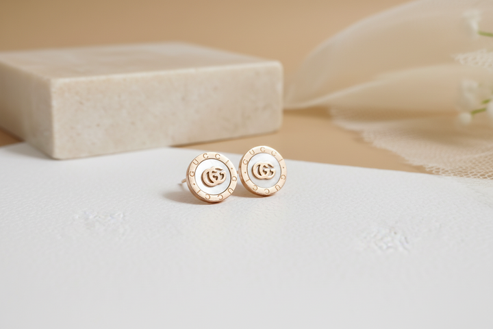 Mother of pearl stud