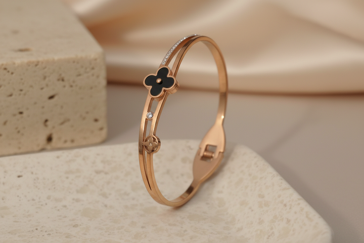 Modern flower bracelet