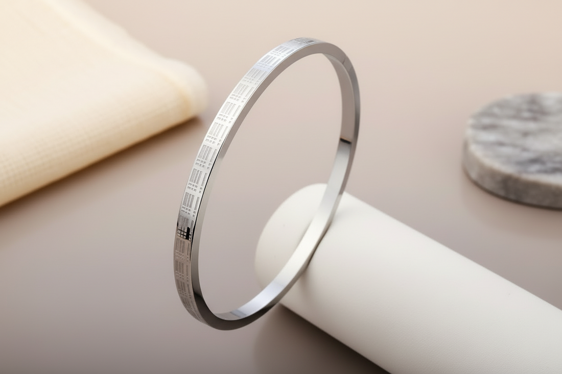 Lining band bracelet