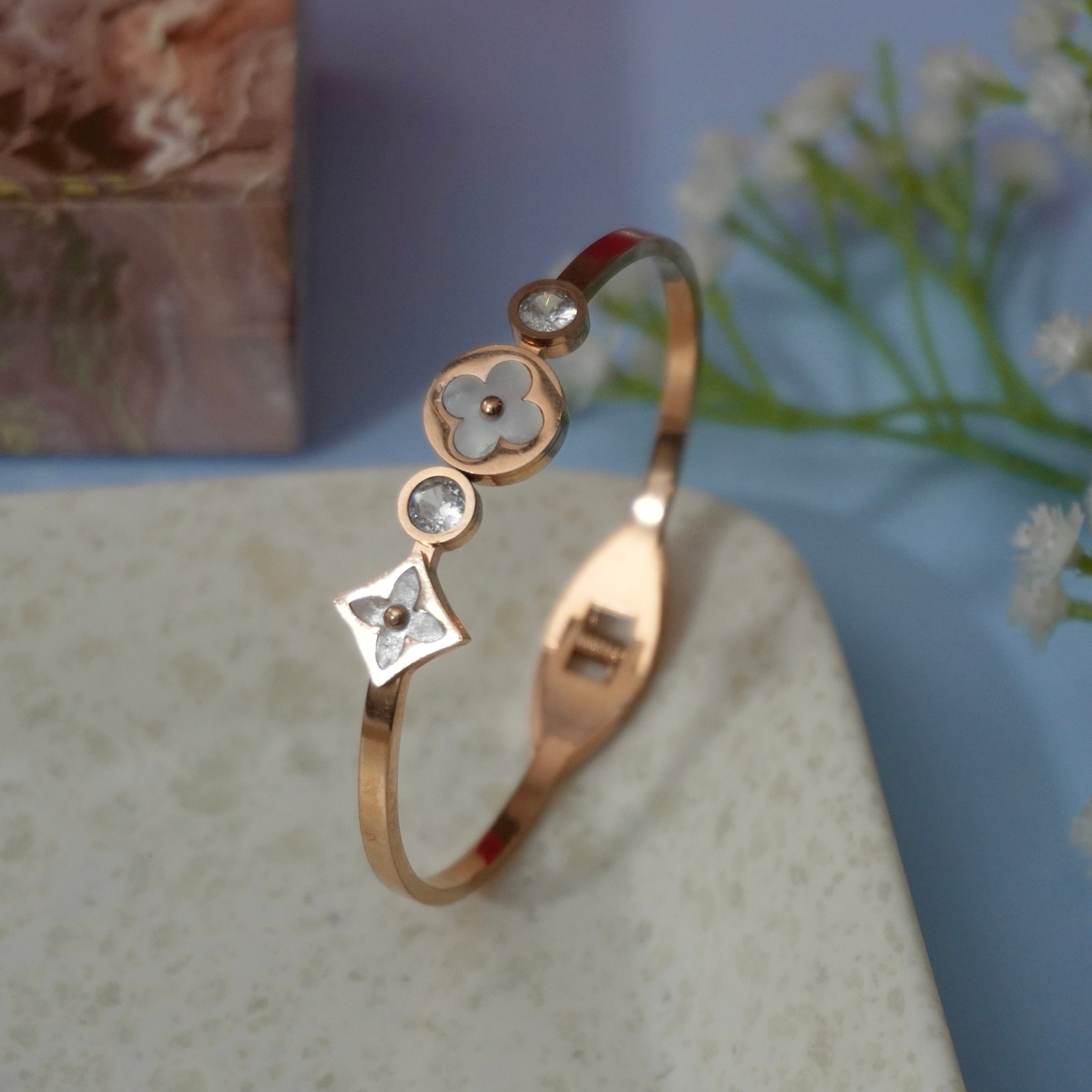 Clover luck bracelet