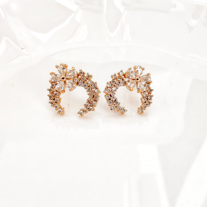 HALF MOON STUDS