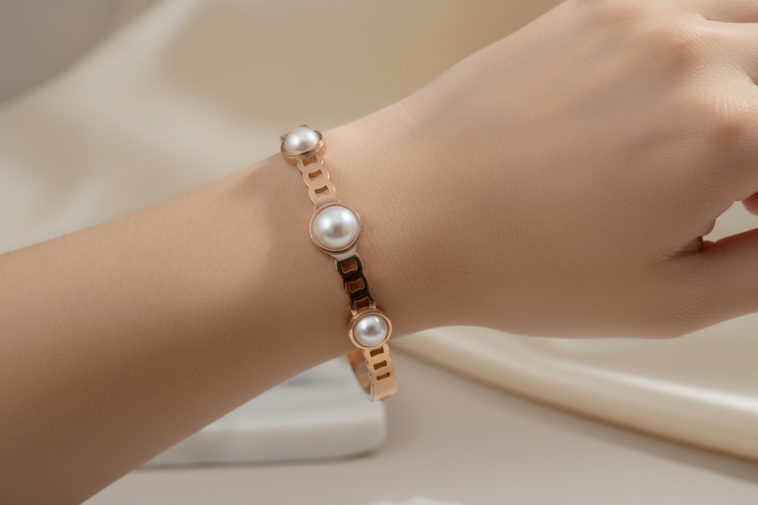 Elegant pearl bracelet