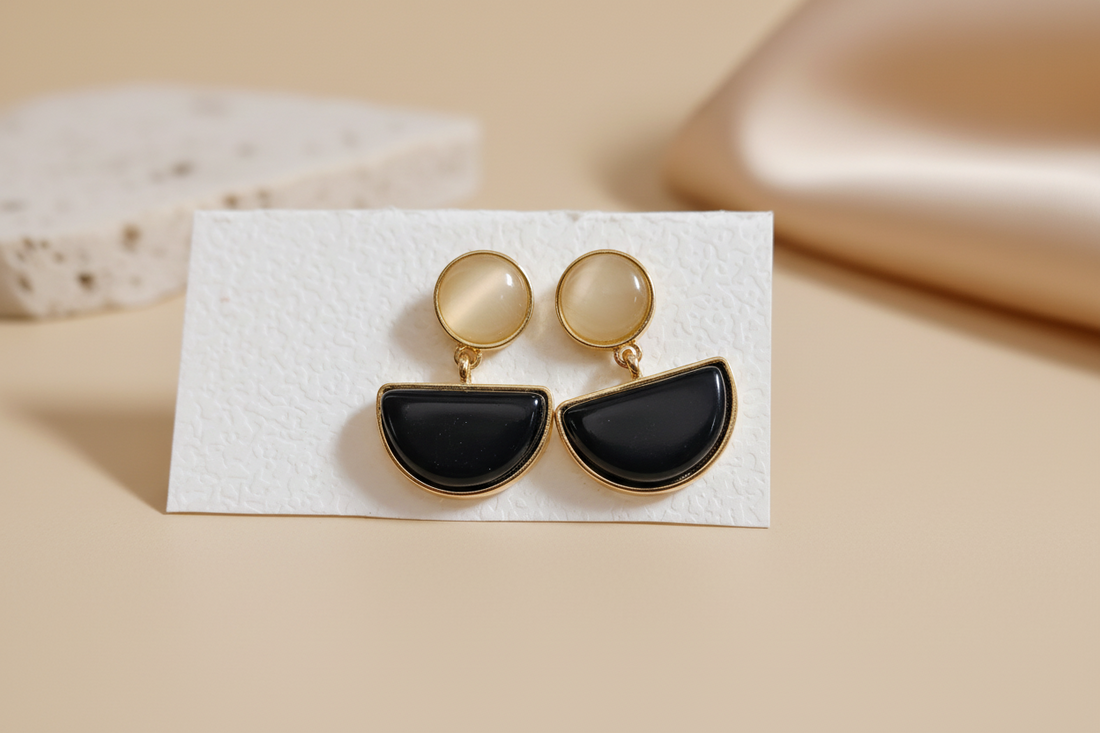 Unrival minimal earring