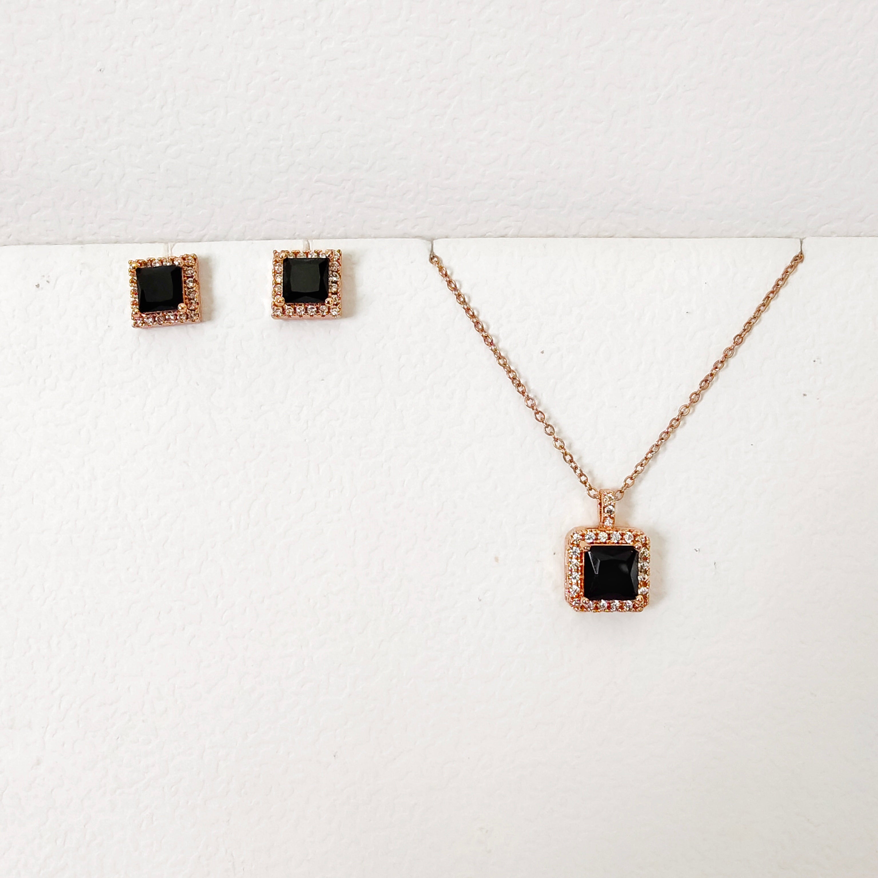 Square solid pendant set