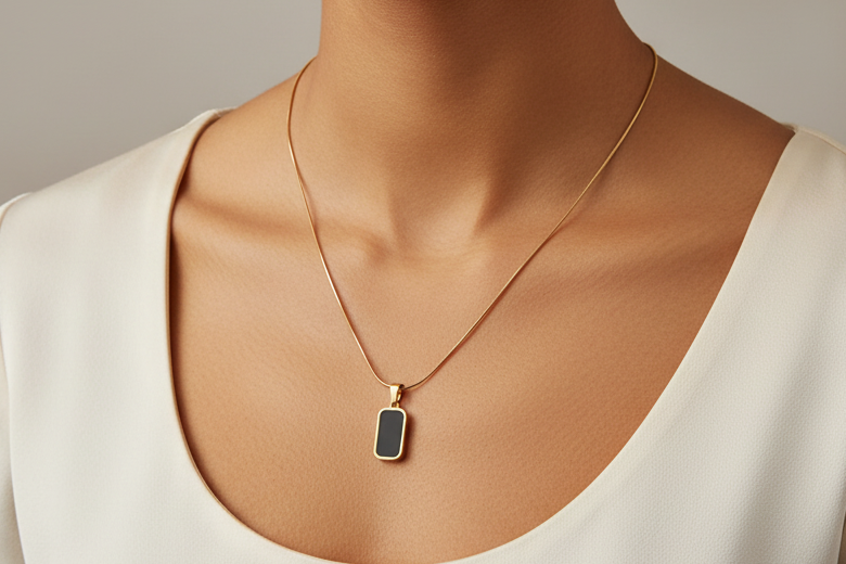 Double sided black and white shell necklace