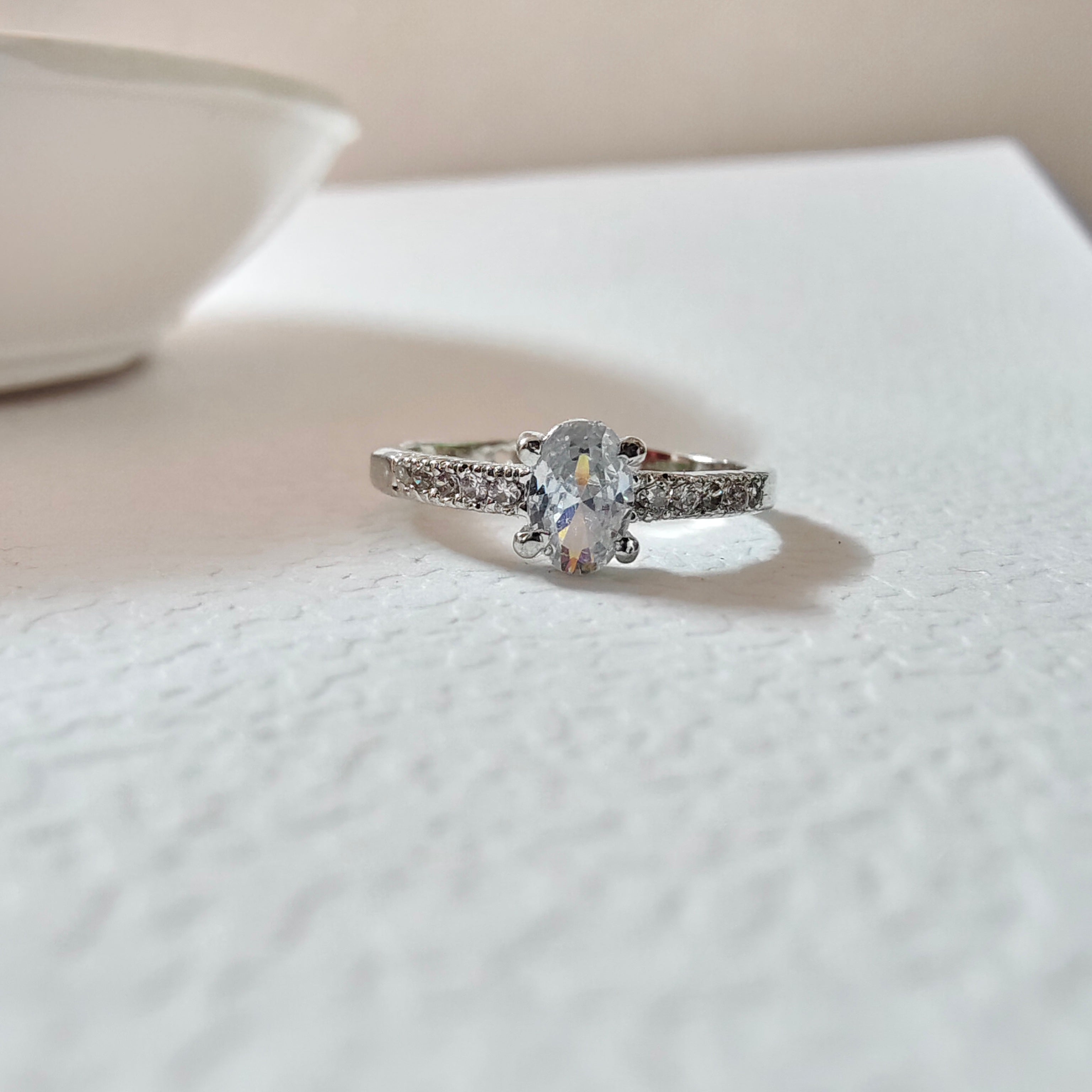 Oval cut diamond ring