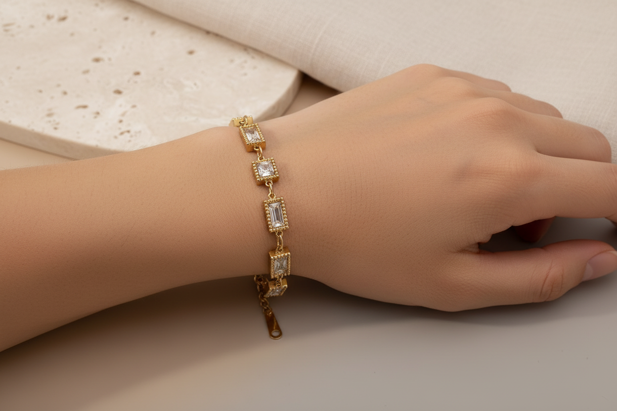 Emerald and square bracelet