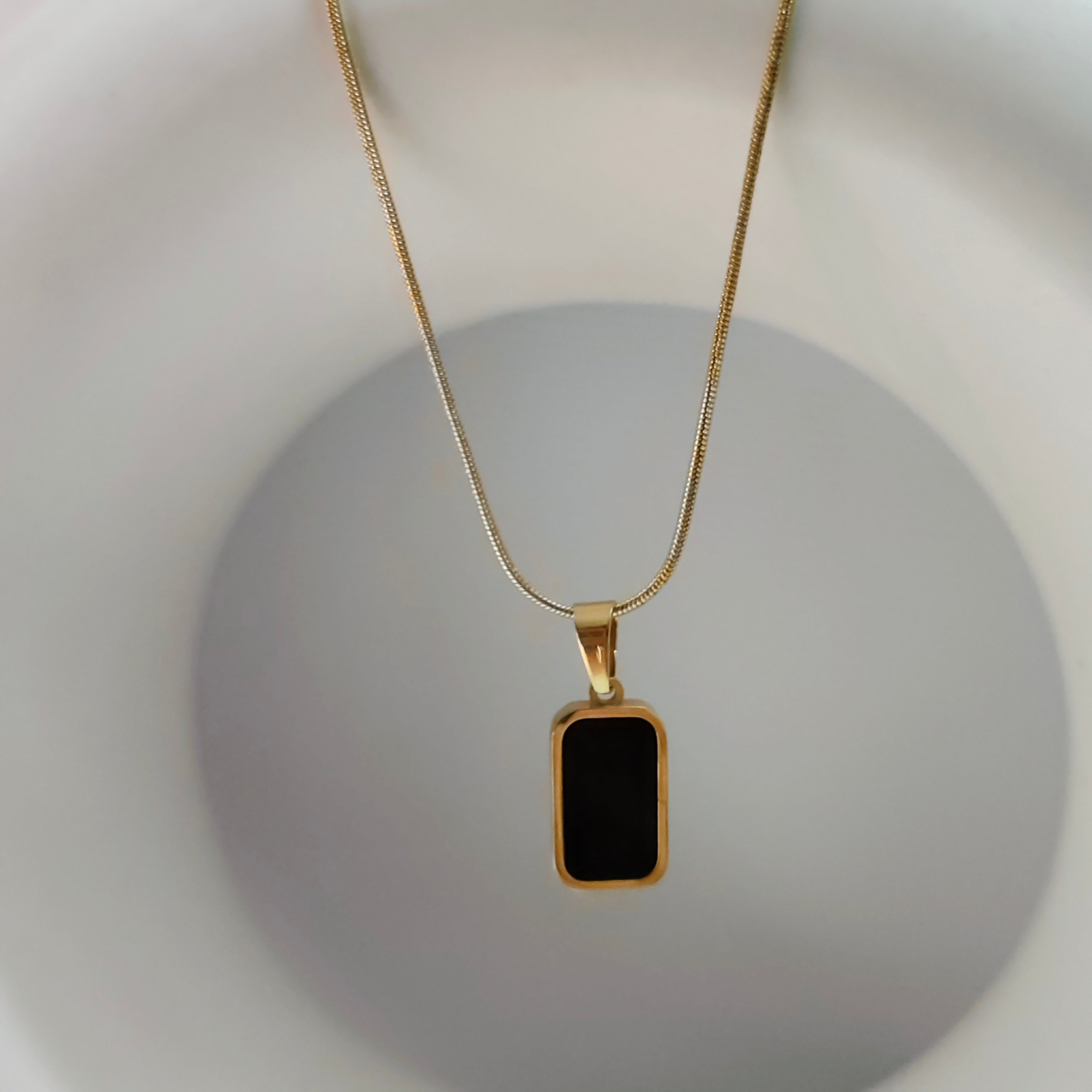 Double sided black and white shell necklace