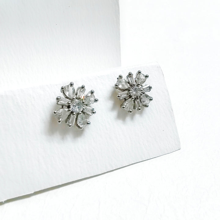 Snowflake silver stud