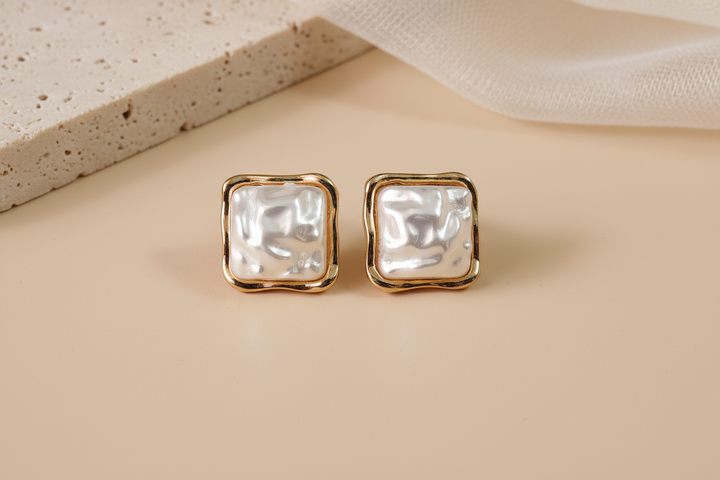 Square mother of pearl earring