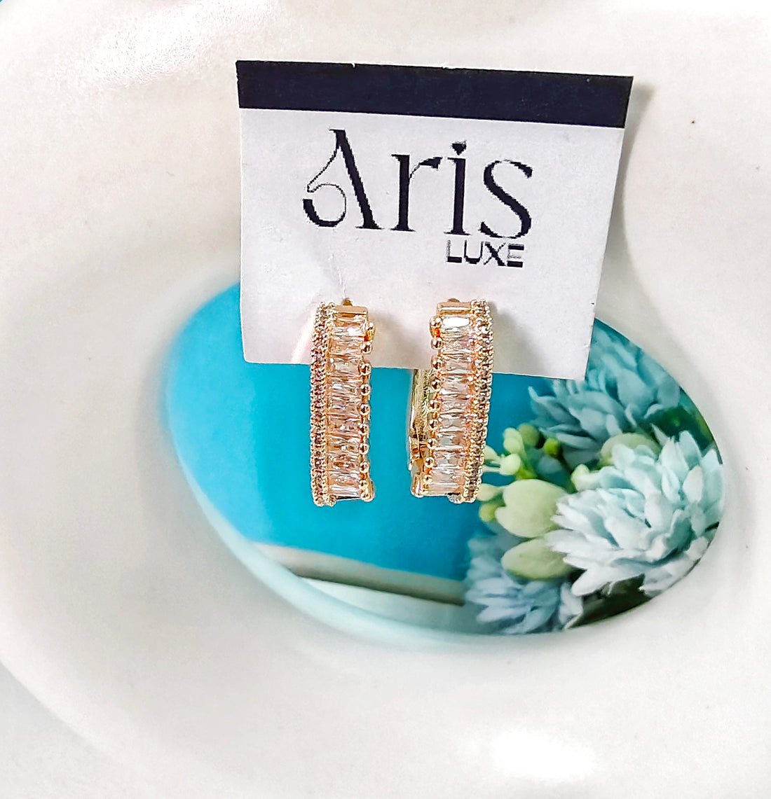 Sparkling rectangle cut bali earring