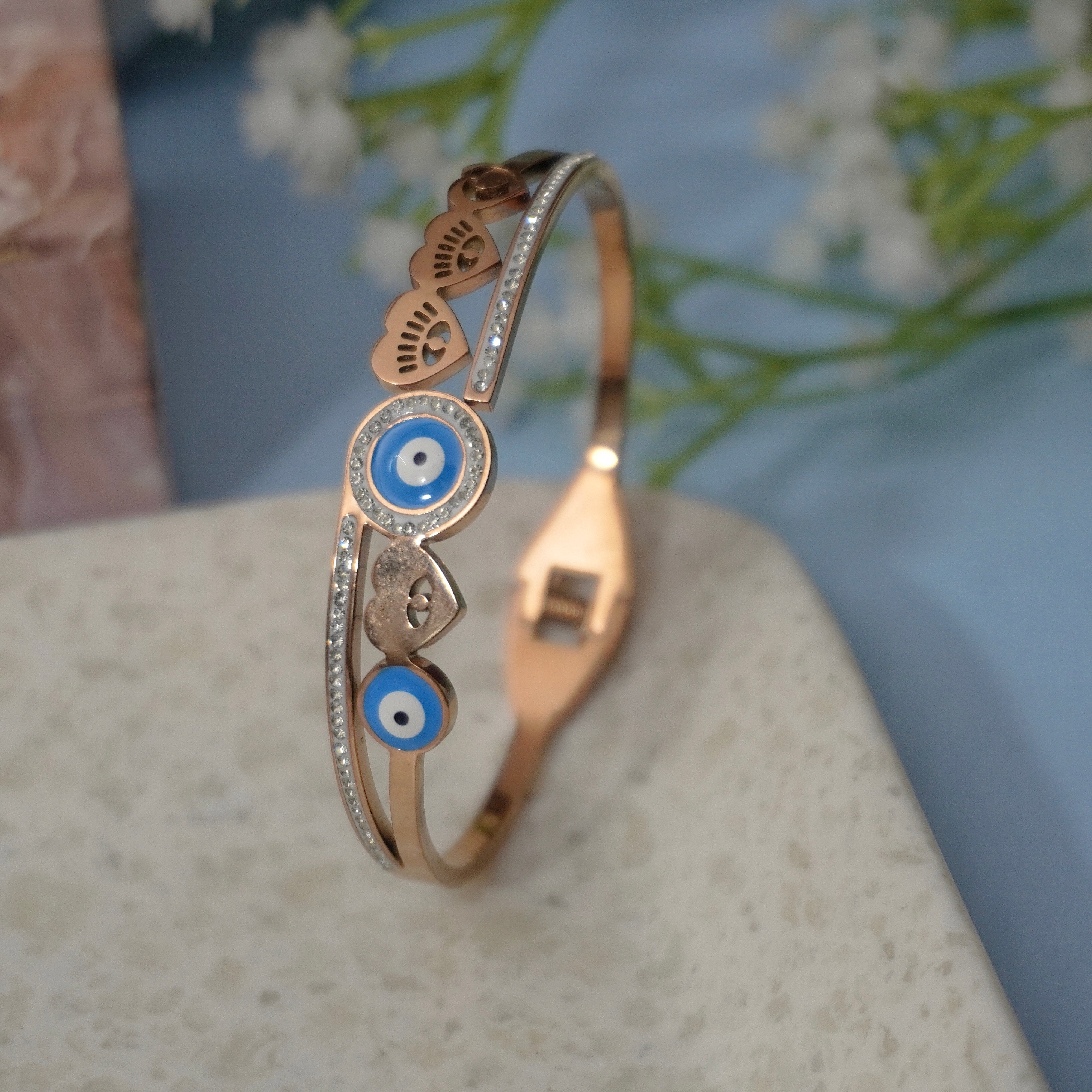 Eye enchantments bracelet