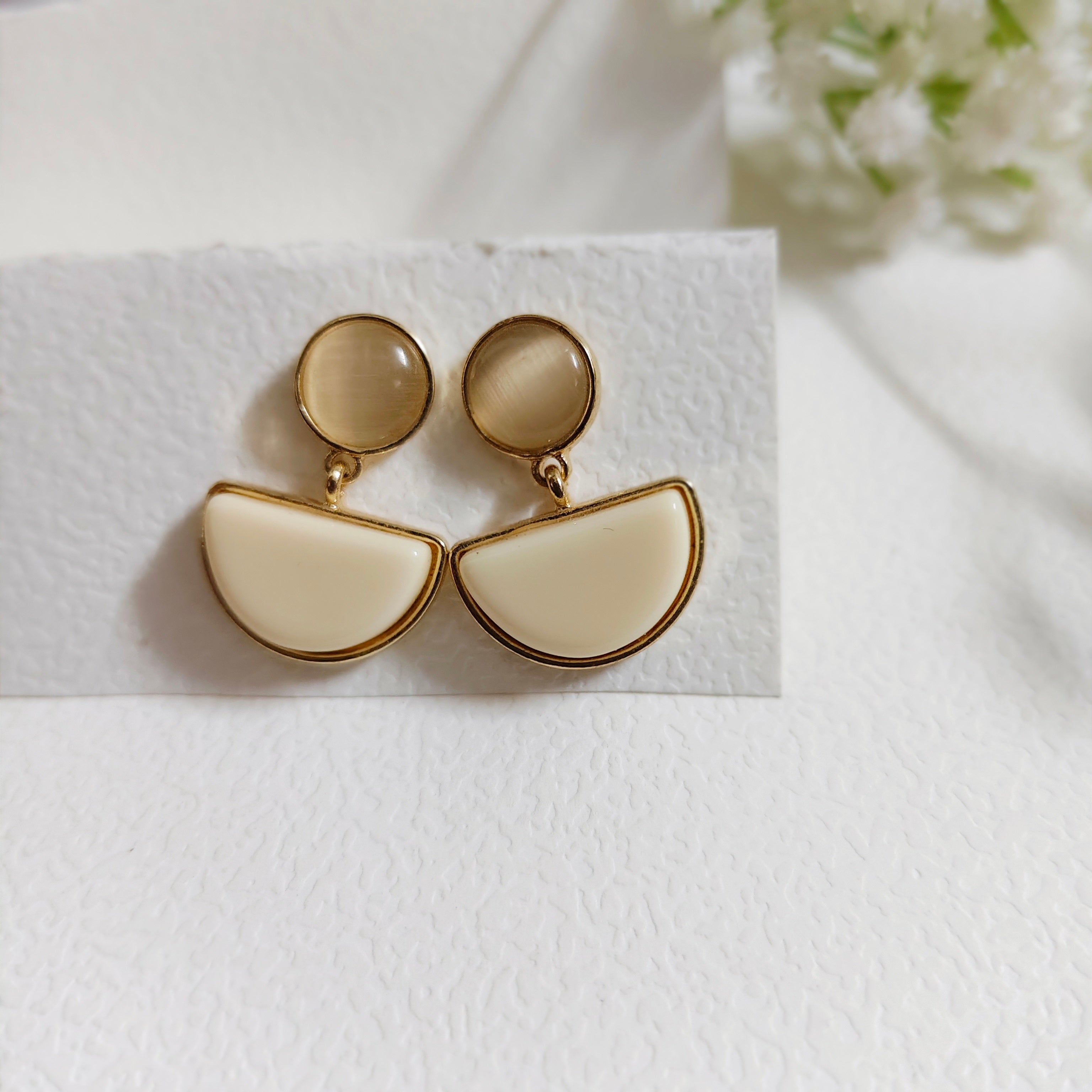 Unrival minimal earring