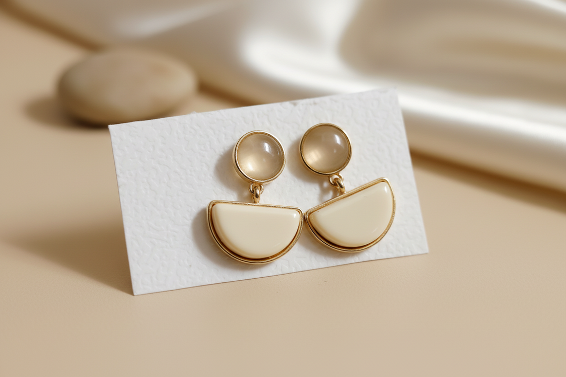 Unrival minimal earring