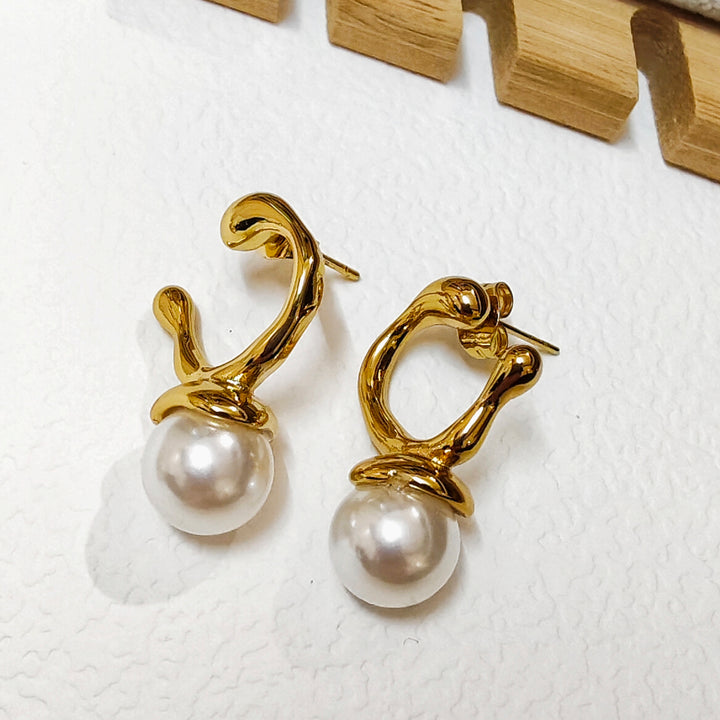 BAROQUE PEARL EARRING