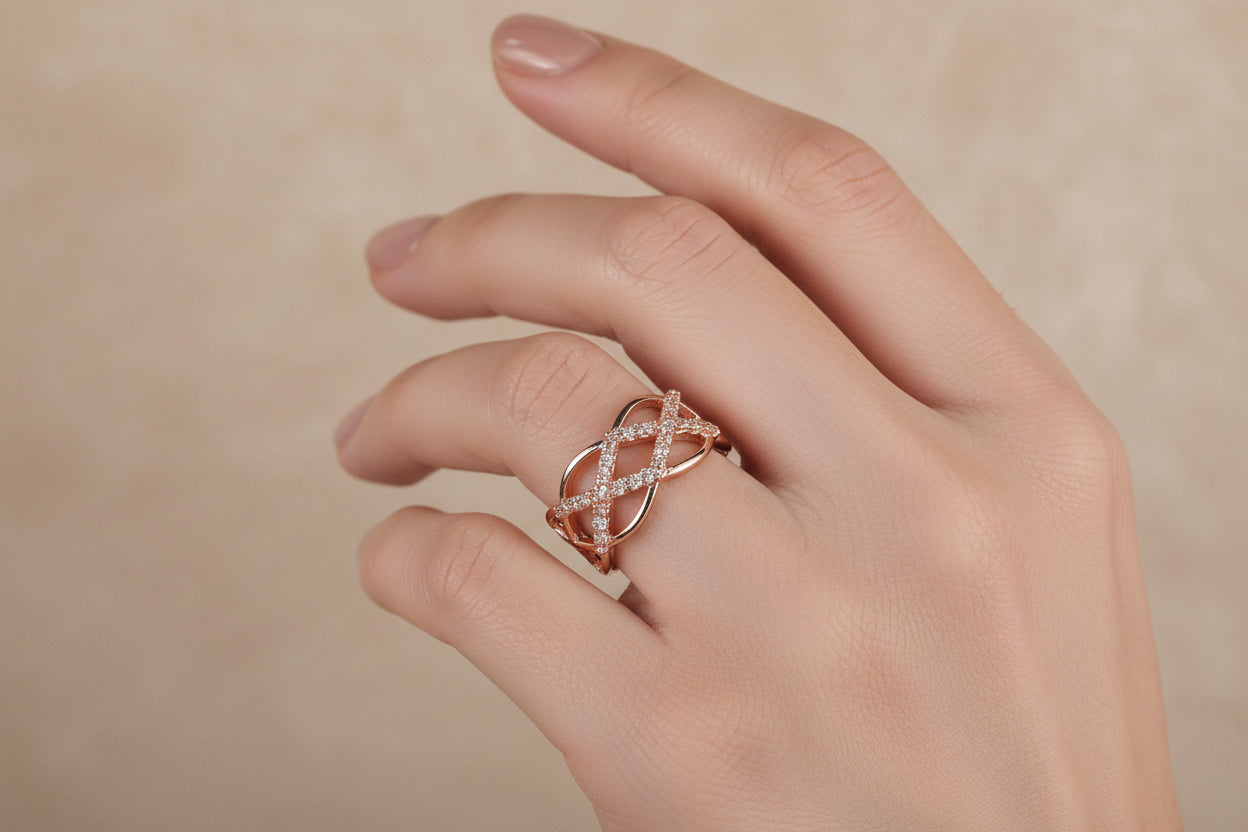 Criss cross ring