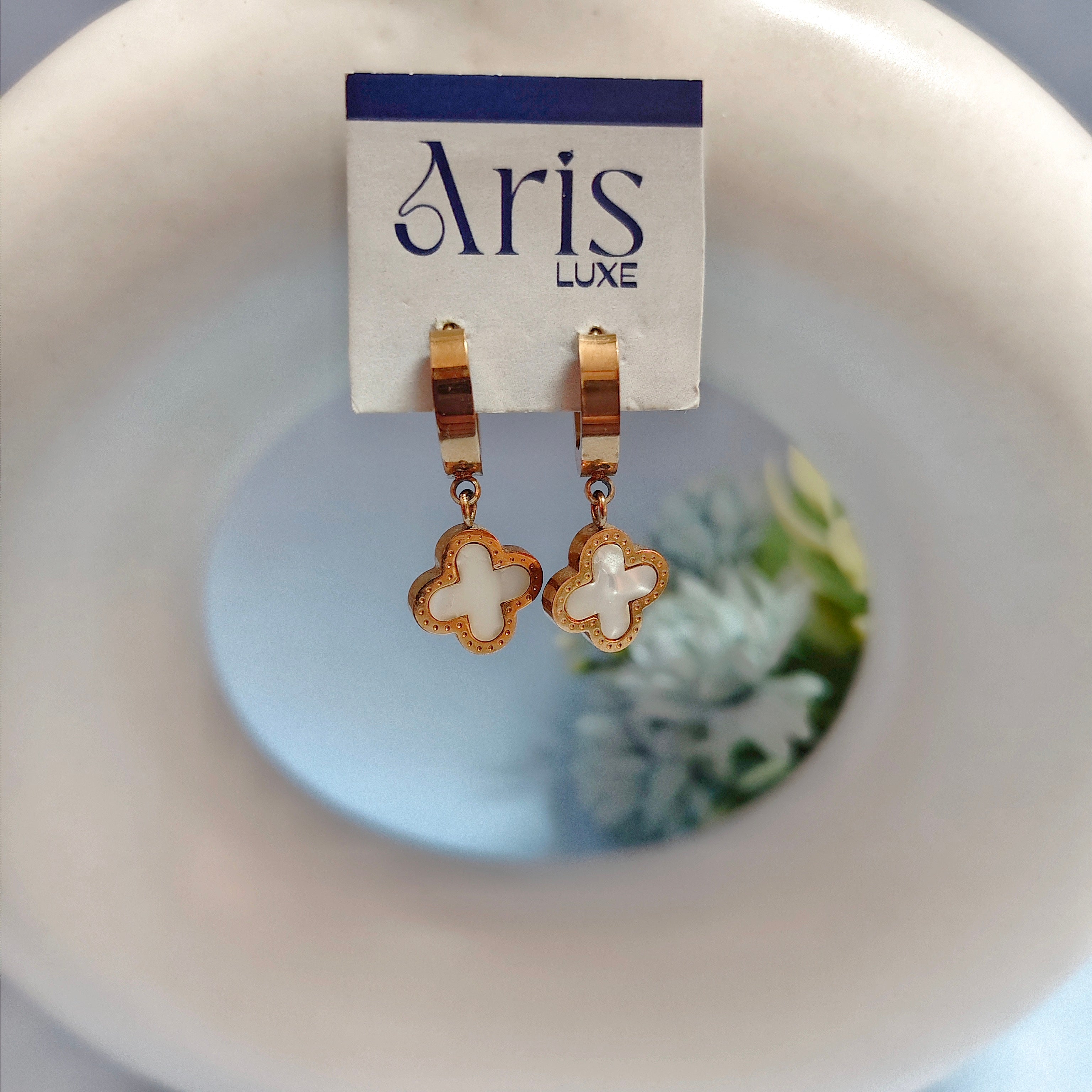 Four leaf flower huggie bali earring