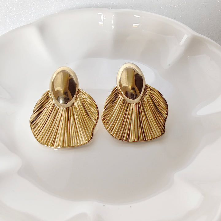 SEASHELL EARRING