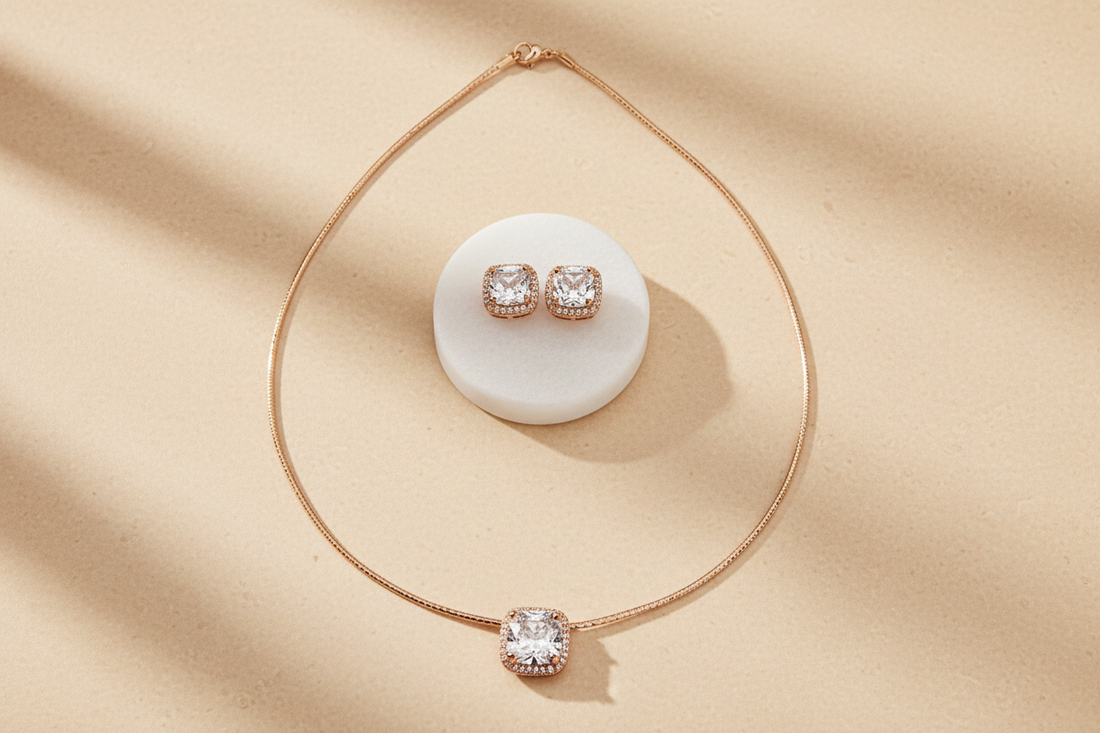 Solitaire stiff pendant set